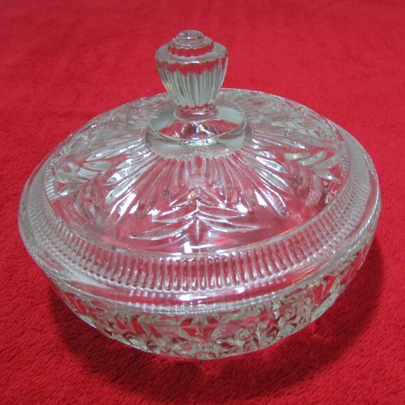 Vintage AVON Crystal Cut Candy Dish & Lid - Picture 4 of 10